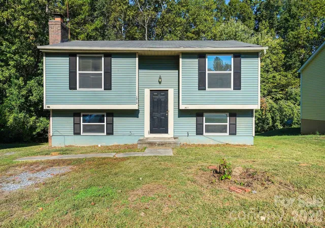 Photo 1 of Single family home for sale at 1010 Glenfiddich Dr, Charlotte, NC 28215 | MLS# 4434541 | Listing updated on 2026-10-21