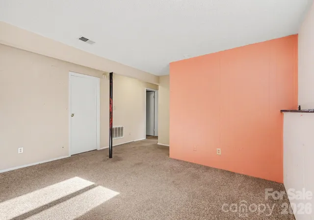 Photo 3 of Single family home for sale at 1010 Glenfiddich Dr, Charlotte, NC 28215 | MLS# 4434541 | Listing updated on 2026-10-21