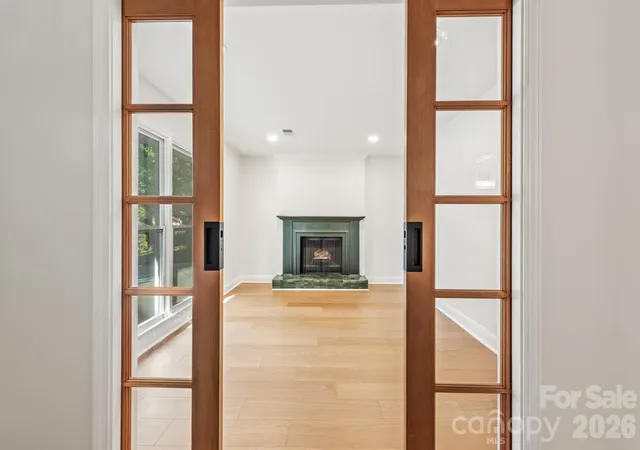 Photo 2 of Single family home for sale at 721 Rome Ct, Charlotte, NC 28209 | MLS# 4434545 | Listing updated on 2026-10-27