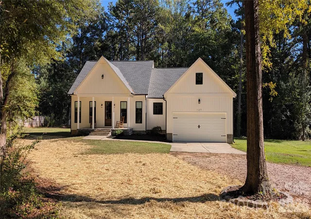 Photo 1 of Single family home for sale at 127 Westerwood Dr, Rock Hill, SC 29732 | MLS# 4434546 | Listing updated on 2026-10-15