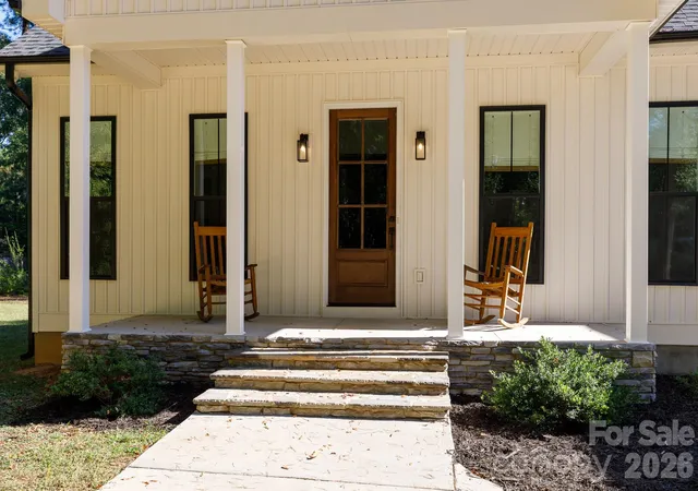 Photo 4 of Single family home for sale at 127 Westerwood Dr, Rock Hill, SC 29732 | MLS# 4434546 | Listing updated on 2026-10-15