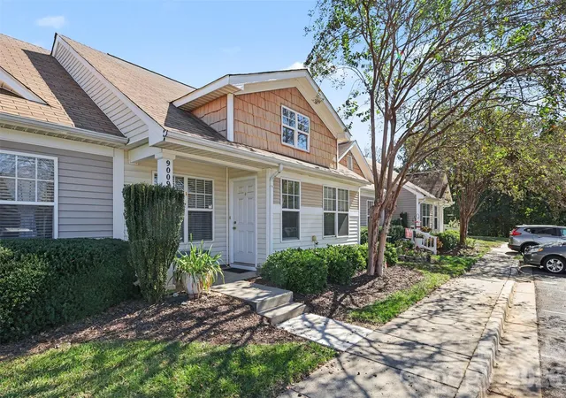 Photo 2 of Townhouse for sale at 9009 Jordan Crk Ct, Fort Mill, SC 29707 | MLS# 4434565 | Listing updated on 2026-10-26