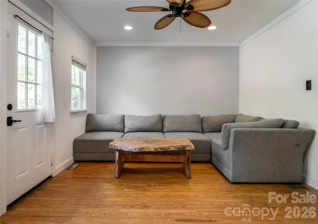 Photo 3 of Single family home for sale at 89 Sayles Town Rd, Fairview, NC 28730 | MLS# 4434567 | Listing updated on 2026-10-25
