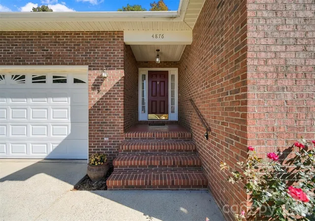 Photo 1 of Single family home for sale at 4876 Sandstone Dr, Conover, NC 28613 | MLS# 4434569 | Listing updated on 2026-10-25