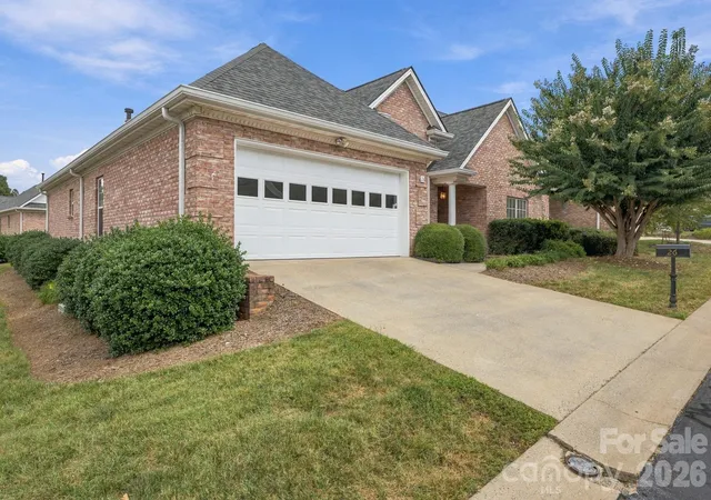 Townhouse for sale at 3131 9th Street Dr NE #26, Hickory, NC 28601 | MLS# 4434571