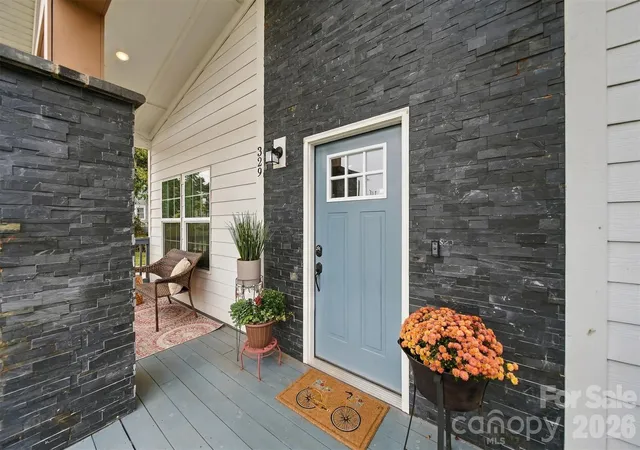 Photo 3 of Single family home for sale at 329 W F St, Newton, NC 28658 | MLS# 4434582 | Listing updated on 2026-10-20