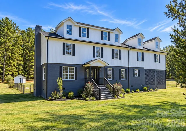 Single family home for sale at 330 Skyview Dr, Catawba, SC 29704 | MLS# 4434596