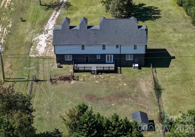 Photo 3 of Single family home for sale at 330 Skyview Dr, Catawba, SC 29704 | MLS# 4434596 | Listing updated on 2026-10-19
