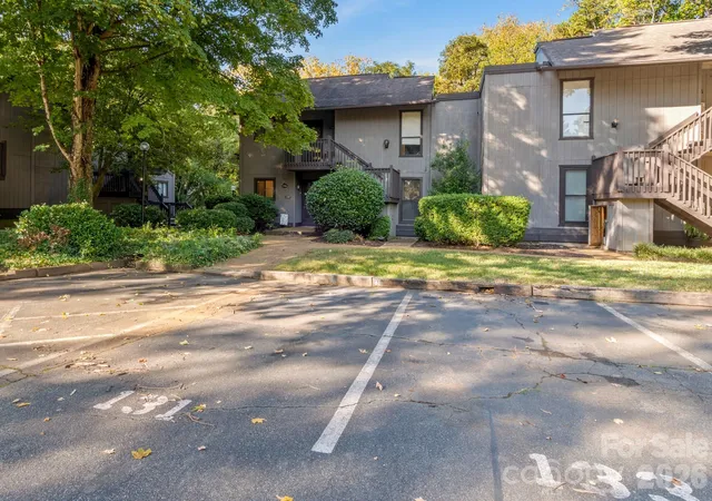 Photo 2 of Condo for sale at 133 Cedar Cvs Ln, Winston Salem, NC 27104 | MLS# 4434601 | Listing updated on 2026-10-28