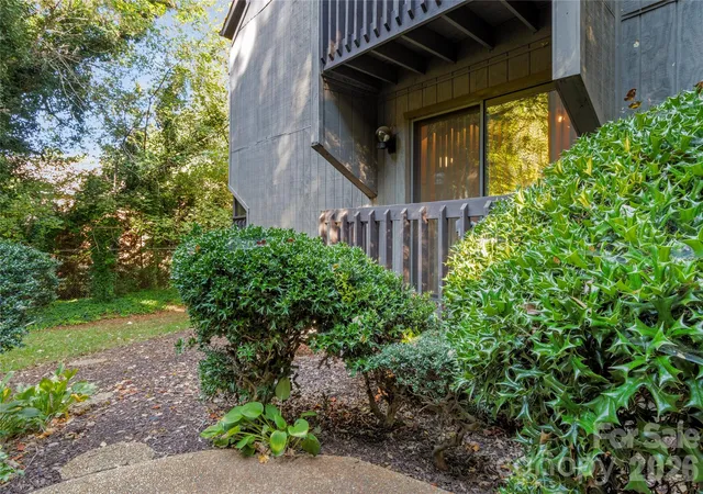 Photo 3 of Condo for sale at 133 Cedar Cvs Ln, Winston Salem, NC 27104 | MLS# 4434601 | Listing updated on 2026-10-28
