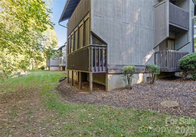 Photo 4 of Condo for sale at 133 Cedar Cvs Ln, Winston Salem, NC 27104 | MLS# 4434601 | Listing updated on 2026-10-28