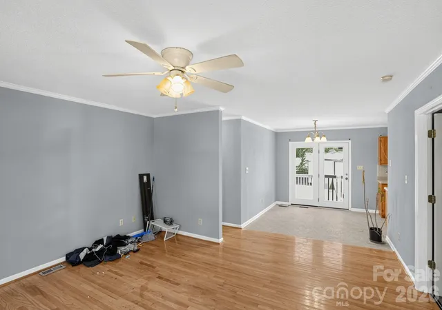 Photo 4 of Single family home for sale at 3033 26th Street Ln, Hickory, NC 28601 | MLS# 4434603 | Listing updated on 2026-10-20