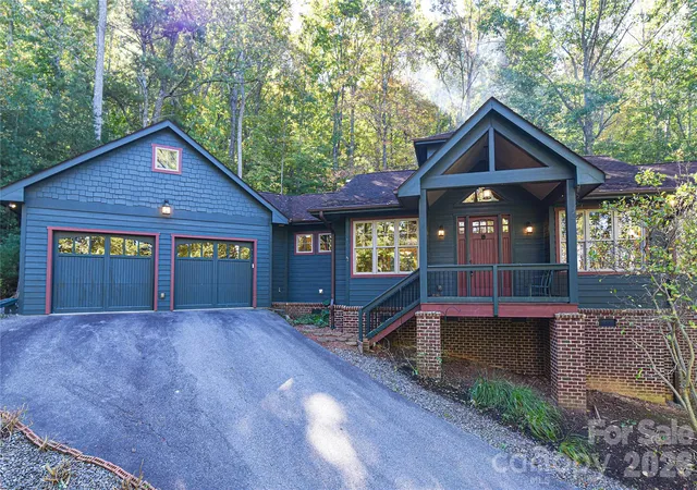 Single family home for sale at 39 Oak Holw Dr, Asheville, NC 28805 | MLS# 4434607