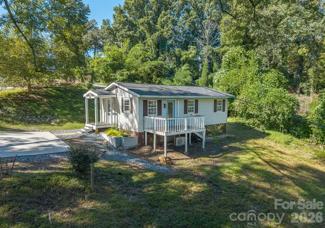 Photo 1 of Single family home for sale at 49 Livingston St, Tryon, NC 28782 | MLS# 4434613 | Listing updated on 2026-10-15