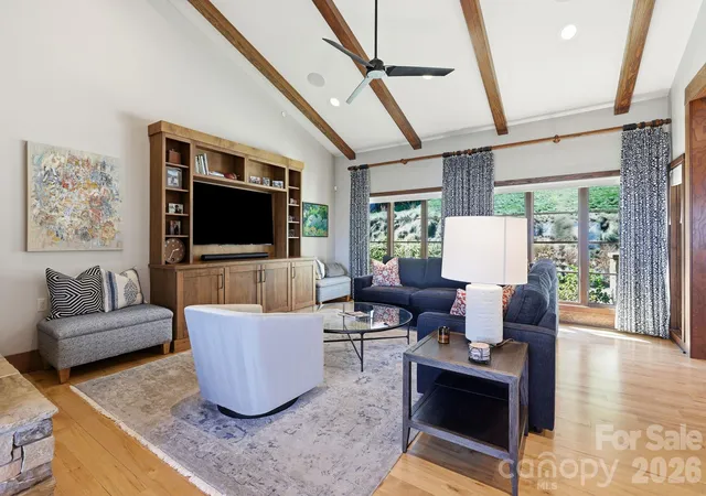 Photo 4 of Single family home for sale at 10 Rock Cliff Way, Hendersonville, NC 28791 | MLS# 4434652 | Listing updated on 2026-10-27