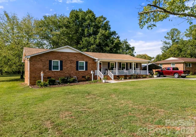 Photo 2 of Single family home for sale at 1312 Christopher Cir, Rock Hill, SC 29730 | MLS# 4434659 | Listing updated on 2026-10-20