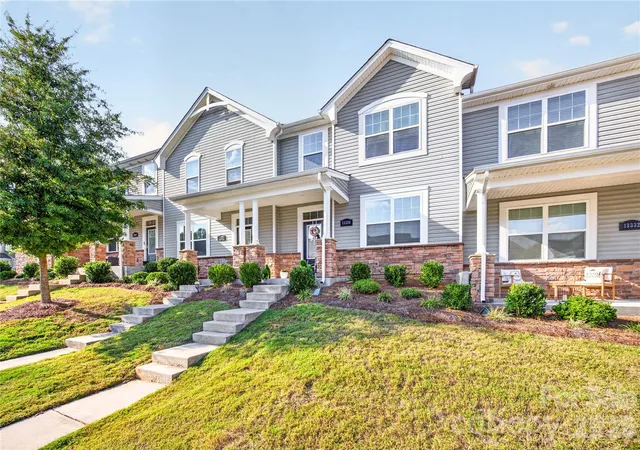 Photo 2 of Townhouse for sale at 13336 Savaine St, Charlotte, NC 28278 | MLS# 4434664 | Listing updated on 2026-10-26