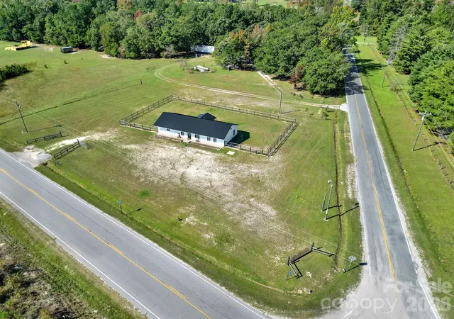 Photo 3 of Single family home for sale at 7984 Taxahaw Rd, Kershaw, SC 29067 | MLS# 4434687 | Listing updated on 2026-10-20