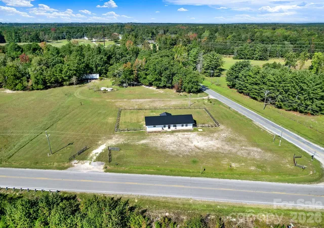 Photo 3 of Single family home for sale at 7984 Taxahaw Rd, Kershaw, SC 29067 | MLS# 4434687 | Listing updated on 2026-10-20