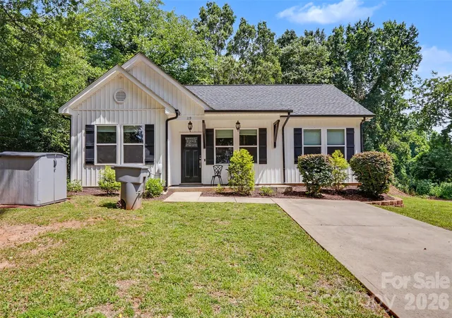 Photo 1 of Single family home for sale at 119 Brown St, Clover, SC 29710 | MLS# 4434690 | Listing updated on 2026-10-18