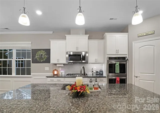 Photo 3 of Single family home for sale at 1929 Napa Valley Dr, Waxhaw, NC 28173 | MLS# 4434691 | Listing updated on 2026-10-21