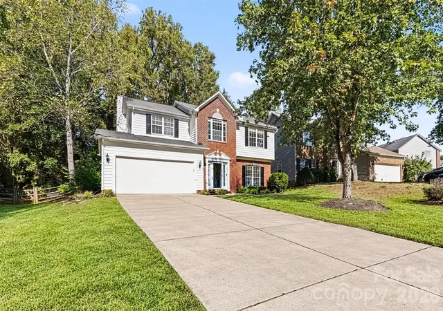 Photo 1 of Single family home for sale at 9423 Willow Tree Ln, Charlotte, NC 28277 | MLS# 4434698 | Listing updated on 2026-10-24