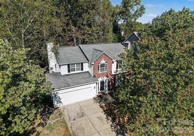 Photo 2 of Single family home for sale at 9423 Willow Tree Ln, Charlotte, NC 28277 | MLS# 4434698 | Listing updated on 2026-10-24