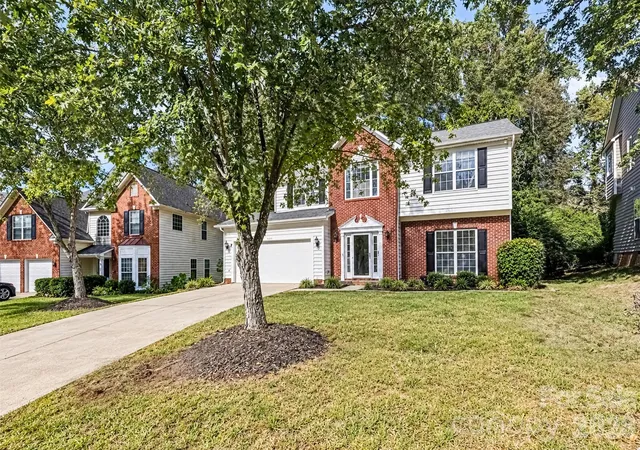 Photo 3 of Single family home for sale at 9423 Willow Tree Ln, Charlotte, NC 28277 | MLS# 4434698 | Listing updated on 2026-10-24