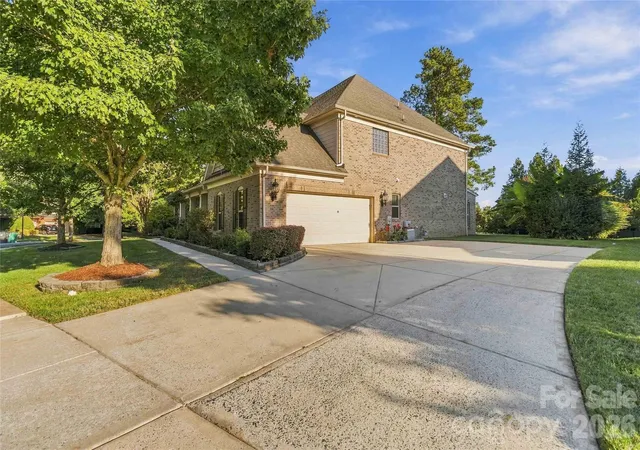 Photo 3 of Single family home for sale at 18317 Lilliesleaf Glenn Ln, Charlotte, NC 28277 | MLS# 4434699 | Listing updated on 2026-10-30