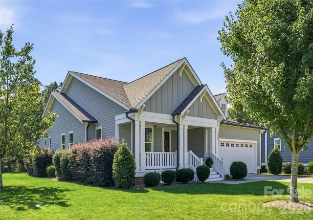 Photo 2 of Single family home for sale at 150 Slocumb Ln, Mooresville, NC 28117 | MLS# 4434702 | Listing updated on 2026-10-18