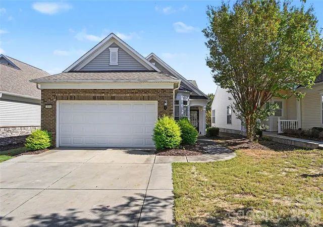Photo 2 of Single family home for sale at 3054 Azalea Dr, Fort Mill, SC 29707 | MLS# 4434734 | Listing updated on 2026-10-26