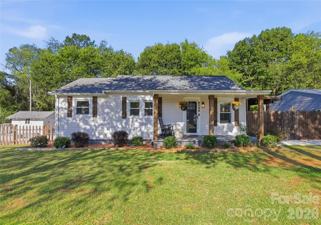 Photo 1 of Single family home for sale at 1825 Mollys Backbone Rd, Sherrills Ford, NC 28673 | MLS# 4434746 | Listing updated on 2026-10-15