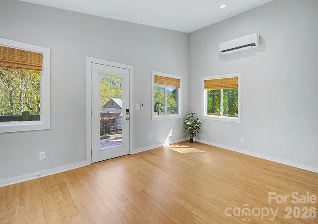 Photo 4 of Single family home for sale at 105 Escape Dr, Asheville, NC 28803 | MLS# 4434753 | Listing updated on 2026-10-21