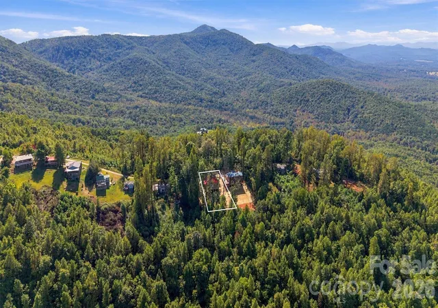 Photo 3 of Single family home for sale at 3530 Dogwood Ln, Morganton, NC 28655 | MLS# 4434773 | Listing updated on 2026-10-26