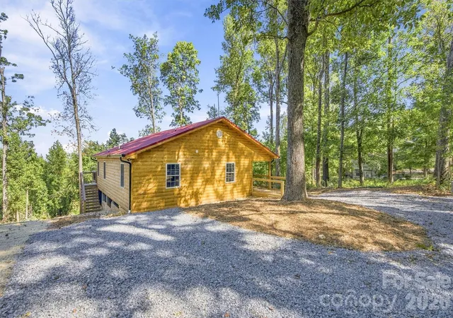 Photo 4 of Single family home for sale at 3530 Dogwood Ln, Morganton, NC 28655 | MLS# 4434773 | Listing updated on 2026-10-26