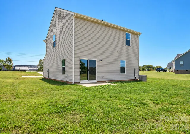Photo 4 of Single family home for sale at 5017 Ritchie Rd, Lincolnton, NC 28092 | MLS# 4434781 | Listing updated on 2026-10-16