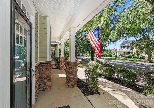 Photo 2 of Single family home for sale at 2420 Double Oaks Rd, Charlotte, NC 28206 | MLS# 4434782 | Listing updated on 2026-10-28