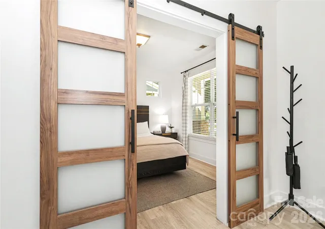 Photo 4 of Single family home for sale at 2420 Double Oaks Rd, Charlotte, NC 28206 | MLS# 4434782 | Listing updated on 2026-10-28