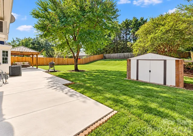 Photo 2 of Single family home for sale at 10008 Wild Dogwood Ct, Charlotte, NC 28273 | MLS# 4434789 | Listing updated on 2026-10-25