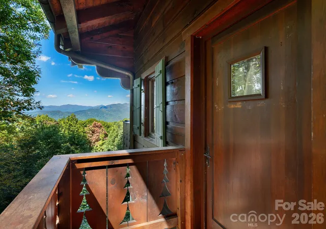 Photo 3 of Single family home for sale at 8 Edelweiss Ln, Swannanoa, NC 28778 | MLS# 4434794 | Listing updated on 2026-10-23