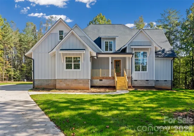 Photo 1 of Single family home for sale at 2621 Moon Crk Ln, Clover, SC 29710 | MLS# 4434796 | Listing updated on 2026-10-20