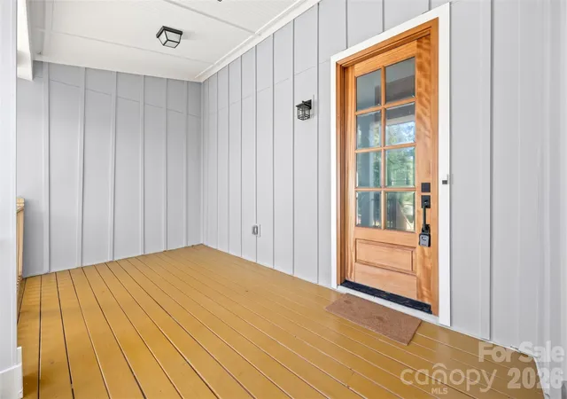 Photo 3 of Single family home for sale at 2621 Moon Crk Ln, Clover, SC 29710 | MLS# 4434796 | Listing updated on 2026-10-20