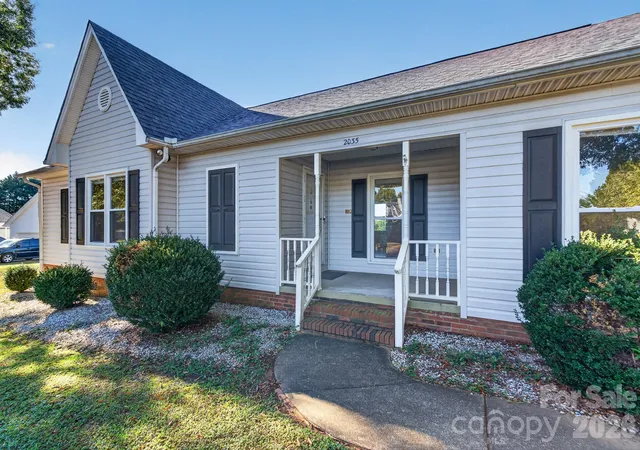 Photo 2 of Single family home for sale at 2035 Cardinal Hl Dr, Rock Hill, SC 29732 | MLS# 4434799 | Listing updated on 2026-10-16