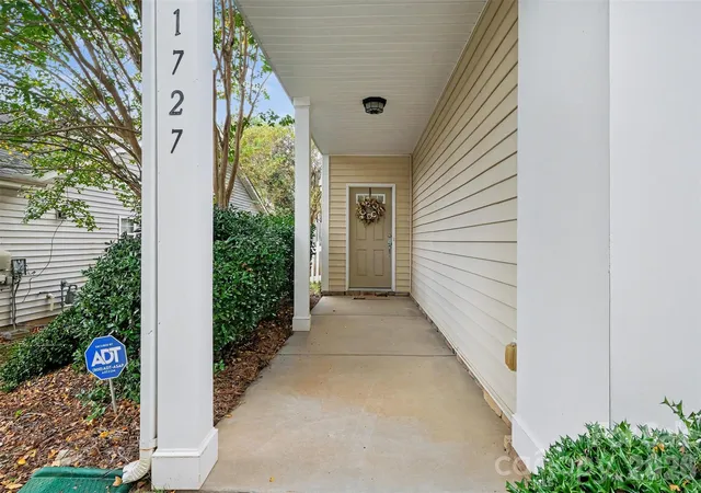 Photo 1 of Sale Pending at 1727 Crabapple Tree Ln, Charlotte, NC 28214 | MLS# 4434813 | Listing updated on 2026-10-28