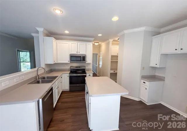 Photo 4 of Single family home for sale at 8303 Poplar Grv Cir, Waxhaw, NC 28173 | MLS# 4434825 | Listing updated on 2026-10-18