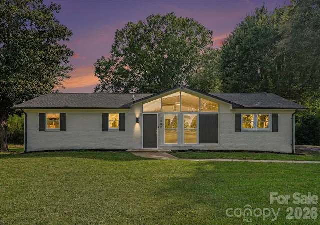 Single family home for sale at 1902 19th Avenue NE, Hickory, NC 28601 | MLS# 4434826