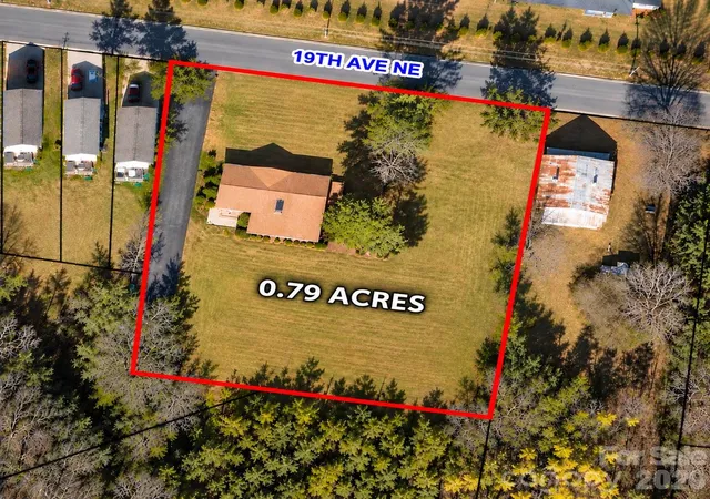 Photo 2 of Single family home for sale at 1902 19th Avenue NE, Hickory, NC 28601 | MLS# 4434826 | Listing updated on 2026-10-27