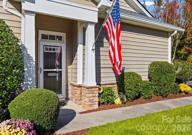 Photo 3 of Townhouse for sale at 551 Pine Links Dr, Fort Mill, SC 29708 | MLS# 4434837 | Listing updated on 2026-10-19