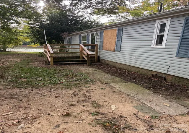 Photo 1 of Single family home for sale at 355 S Fisherman Ln, Salisbury, NC 28146 | MLS# 4434844 | Listing updated on 2026-10-15