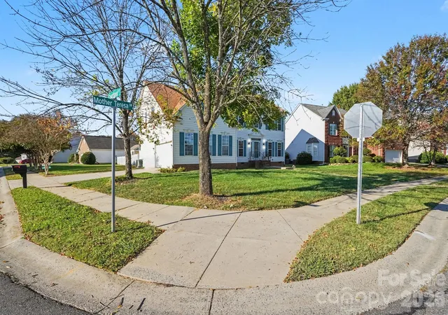 Photo 3 of Single family home for sale at 6500 Courtland St, Indian Trail, NC 28079 | MLS# 4434846 | Listing updated on 2026-10-29